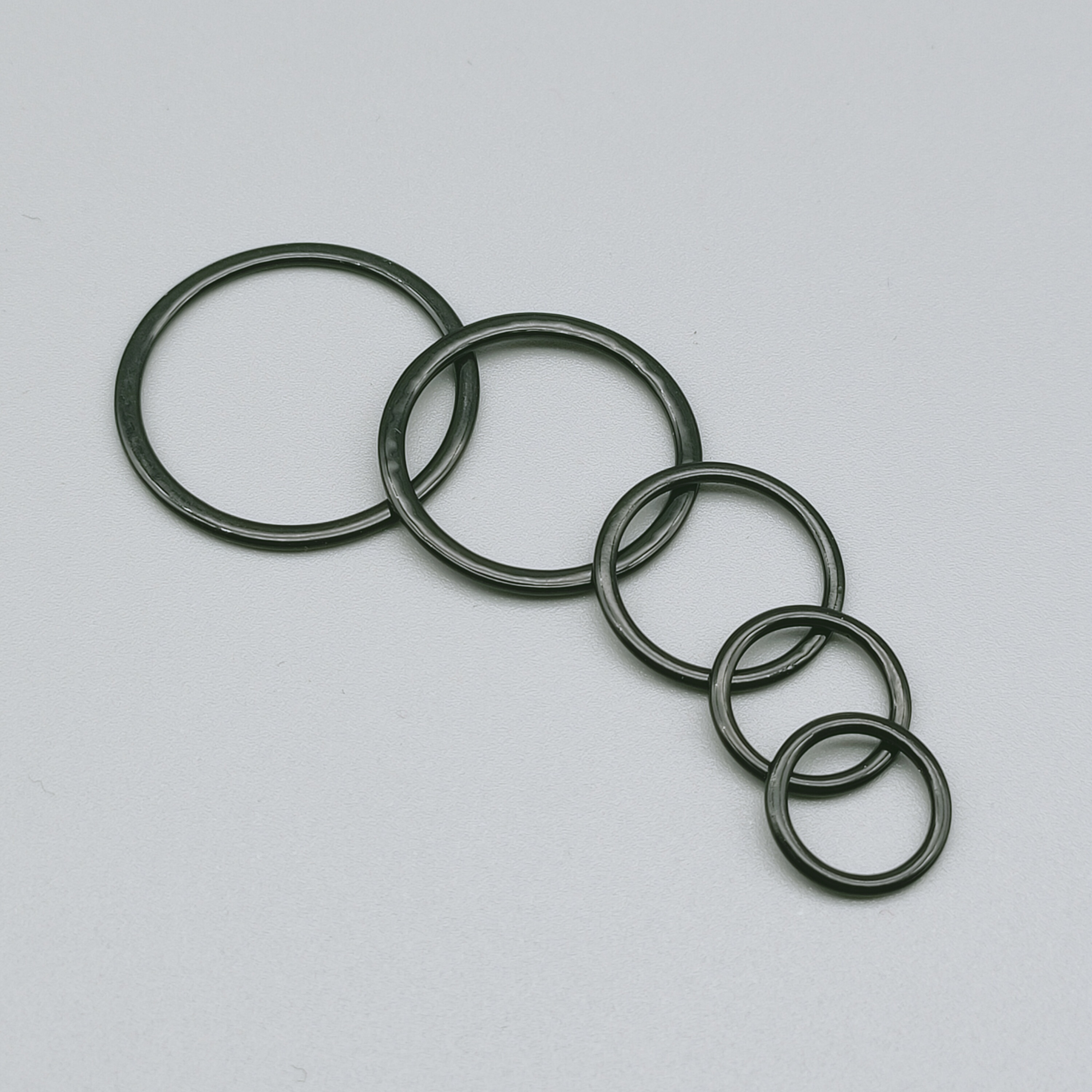 0 shape ring